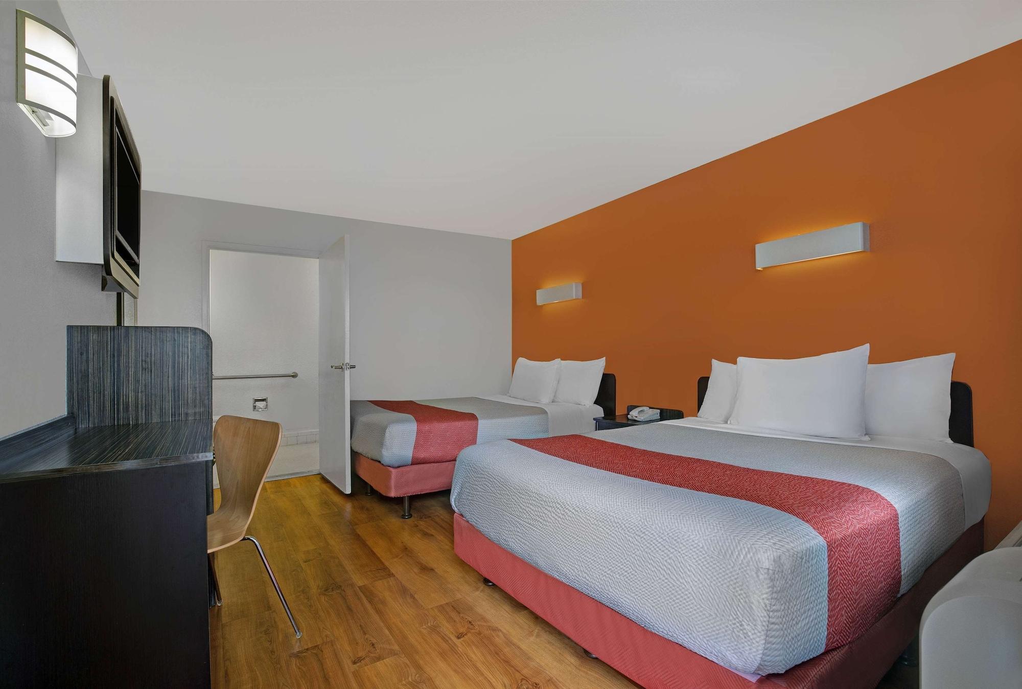 Motel 6-Marina, Ca - Monterey Eksteriør billede