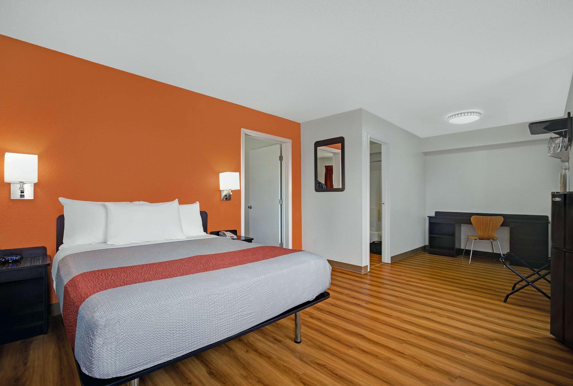 Motel 6-Marina, Ca - Monterey Eksteriør billede