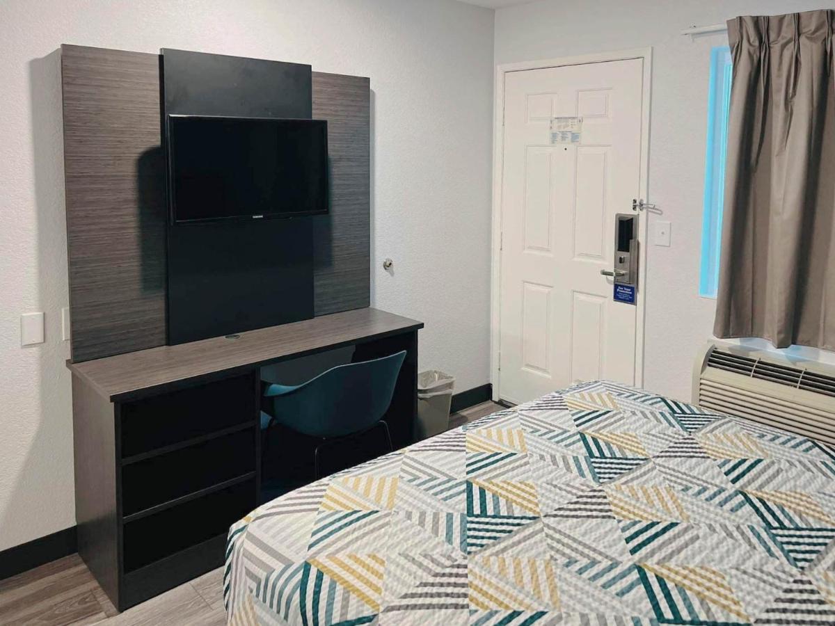 Motel 6-Marina, Ca - Monterey Eksteriør billede