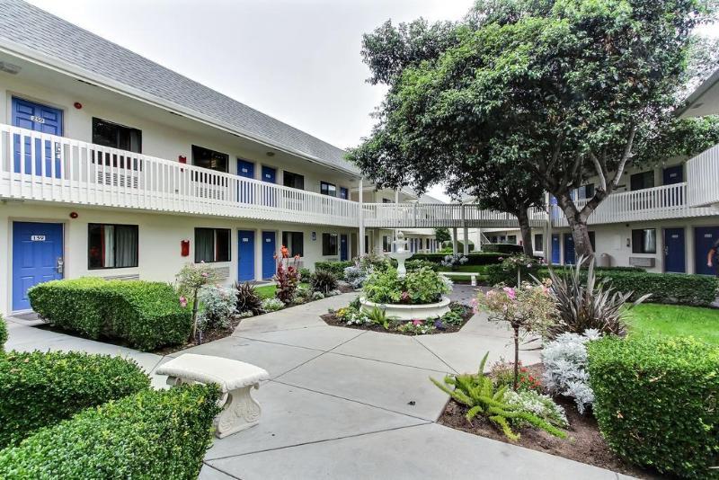 Motel 6-Marina, Ca - Monterey Eksteriør billede