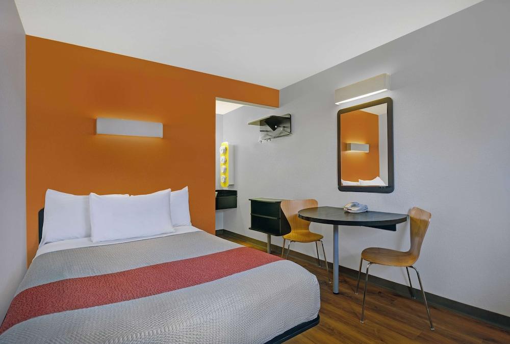 Motel 6-Marina, Ca - Monterey Eksteriør billede