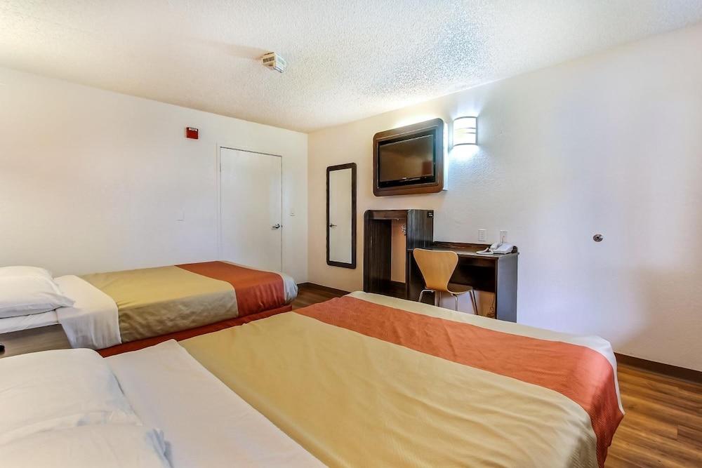 Motel 6-Marina, Ca - Monterey Eksteriør billede