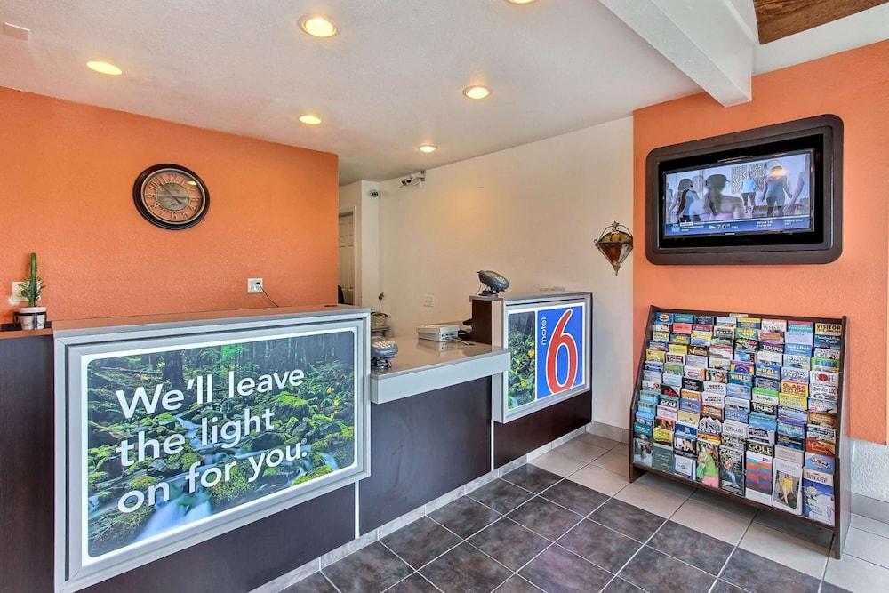 Motel 6-Marina, Ca - Monterey Eksteriør billede