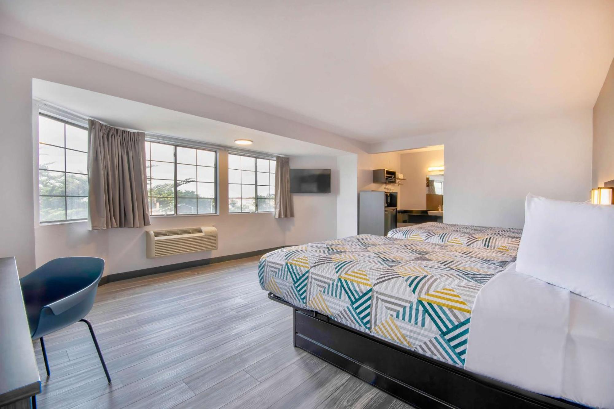 Motel 6-Marina, Ca - Monterey Eksteriør billede